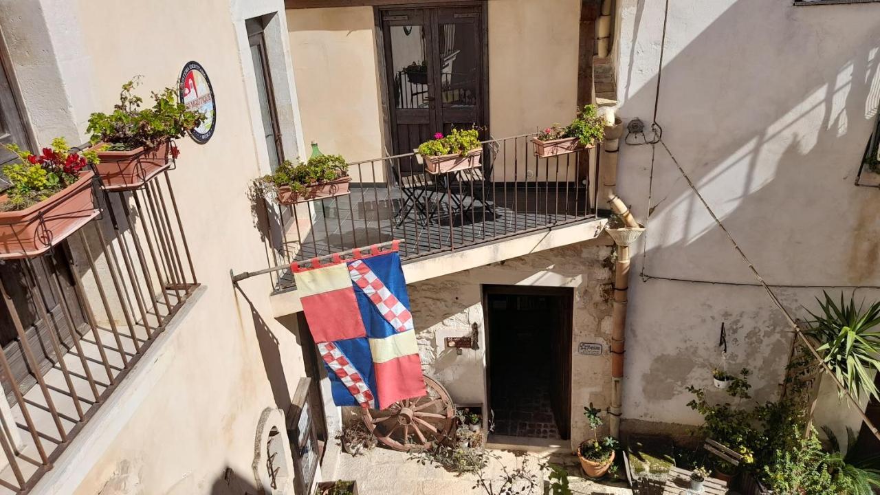 Case-Grotte Degli Avi, Esperienza Abitativa In Grotta Modica Luaran gambar