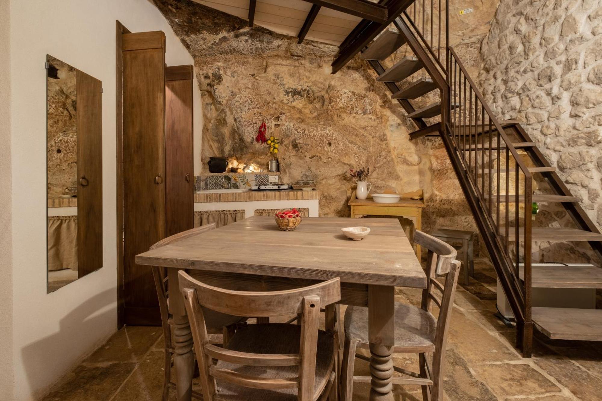 Case-Grotte Degli Avi, Esperienza Abitativa In Grotta Modica Luaran gambar