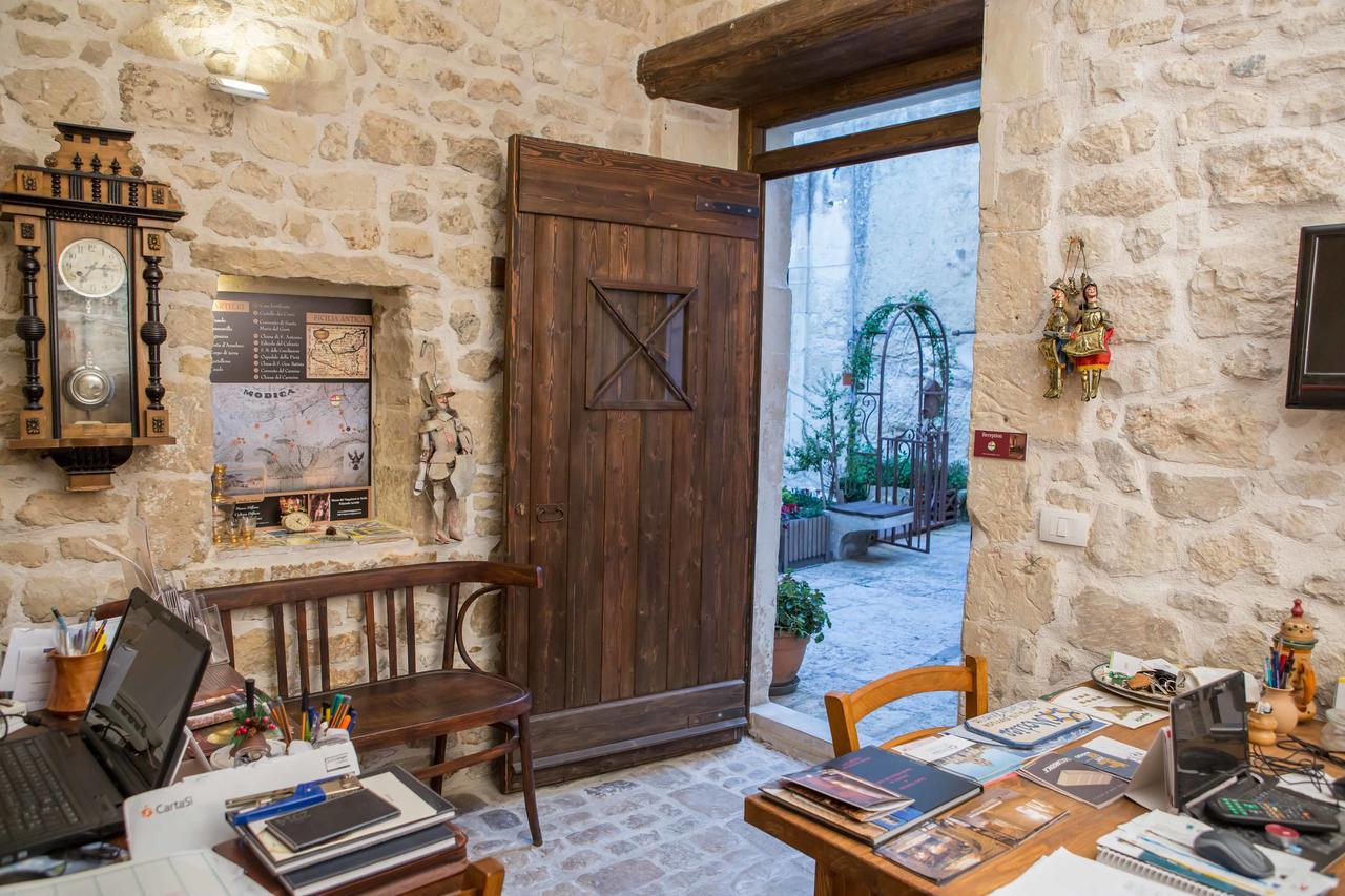 Case-Grotte Degli Avi, Esperienza Abitativa In Grotta Modica Luaran gambar