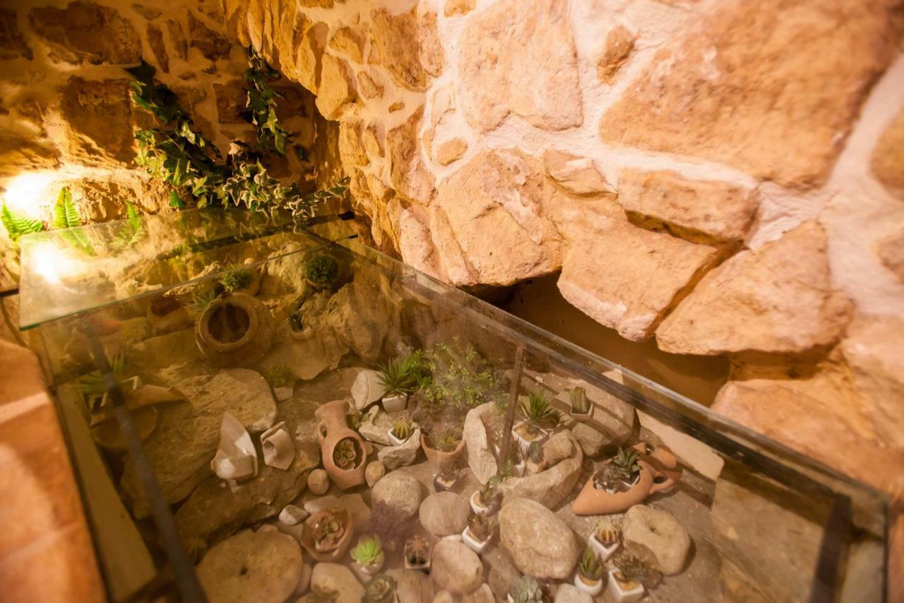 Case-Grotte Degli Avi, Esperienza Abitativa In Grotta Modica Luaran gambar