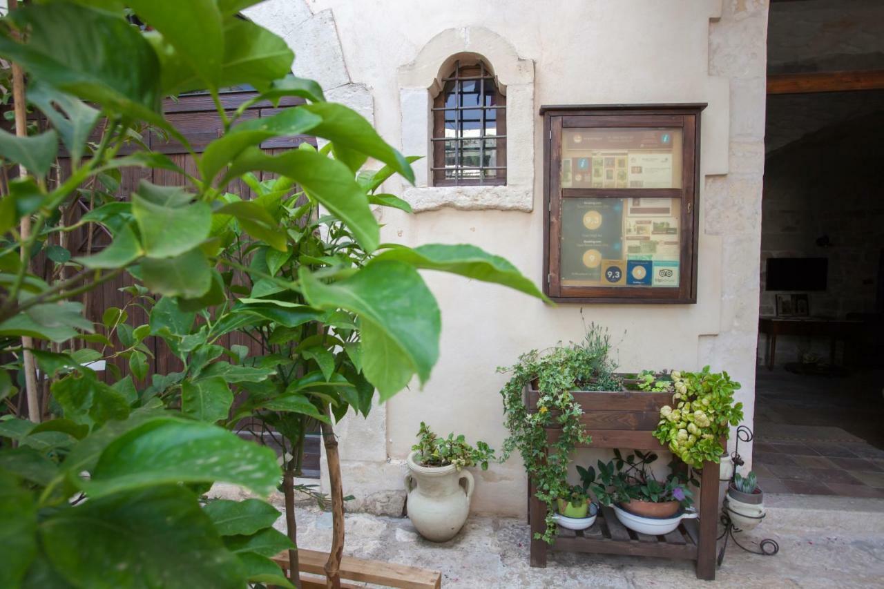 Case-Grotte Degli Avi, Esperienza Abitativa In Grotta Modica Luaran gambar