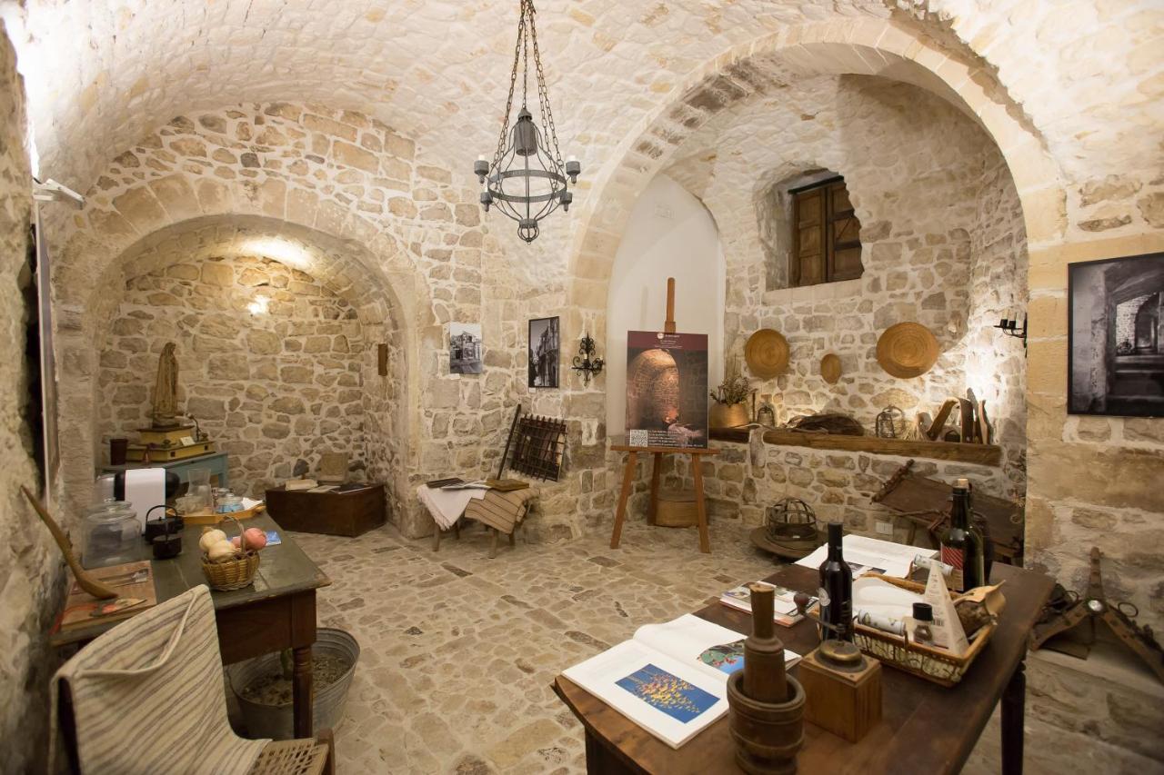 Case-Grotte Degli Avi, Esperienza Abitativa In Grotta Modica Luaran gambar